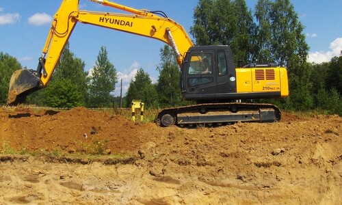 Гусеничный экскаватор Hyundai R 210NLC-7A