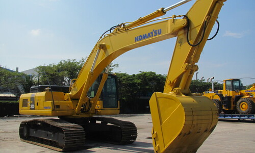 Гусеничный экскаватор Komatsu PC300-8